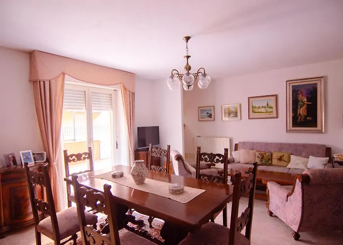 Intera Casa A アパート