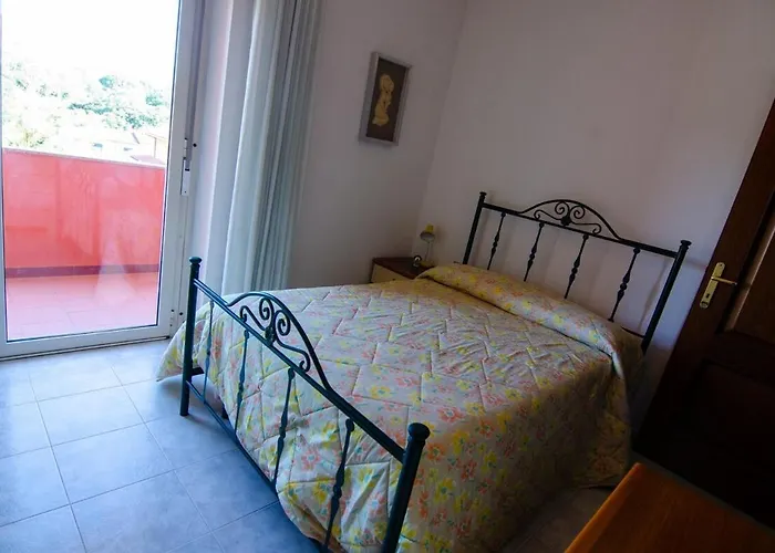 Intera Casa A アパート